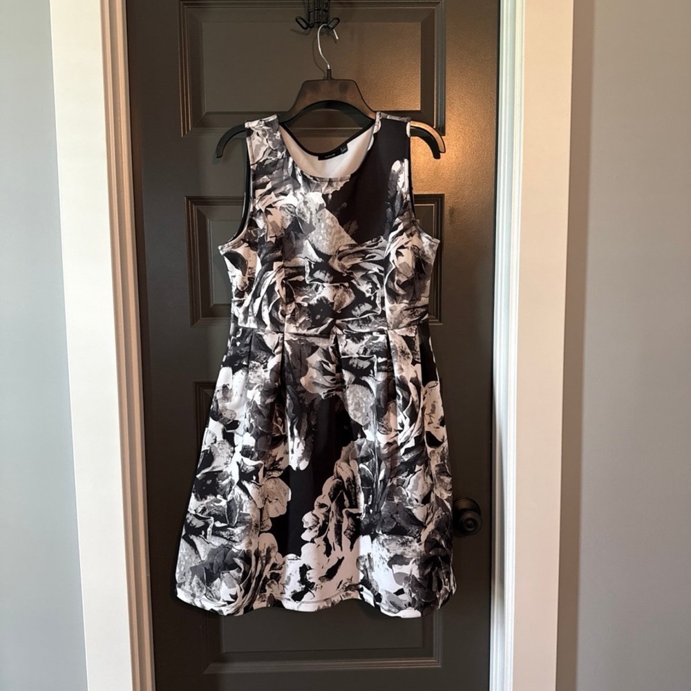 Apt. 9 Monochrome Floral Mini Dress